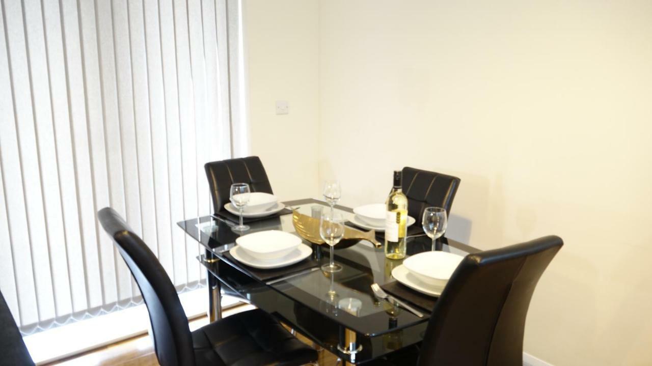 Luxury 2 Bed 2 Bath - Free Parking - 5Min To Airport - Sleeps 6 Apartment Ashford  Exterior photo