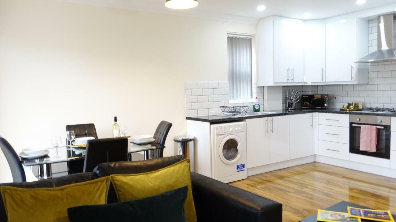 Luxury 2 Bed 2 Bath - Free Parking - 5Min To Airport - Sleeps 6 Apartment Ashford  Exterior photo