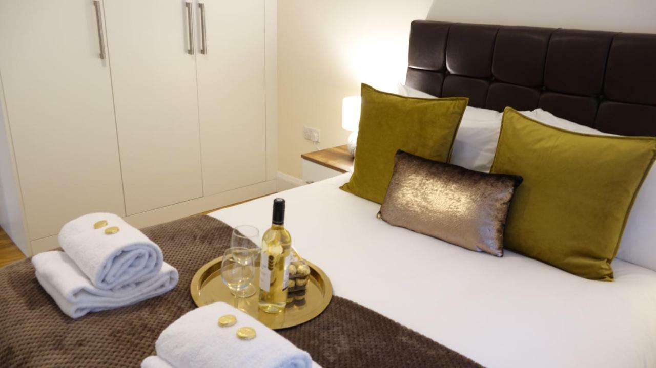 Luxury 2 Bed 2 Bath - Free Parking - 5Min To Airport - Sleeps 6 Apartment Ashford  Exterior photo