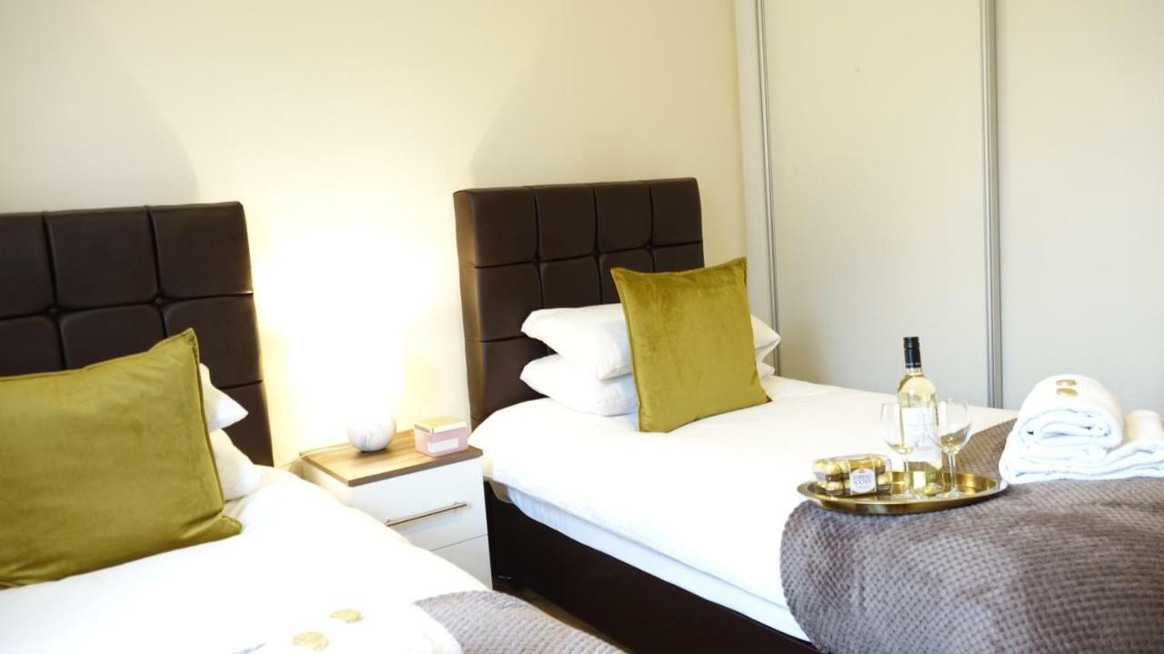Luxury 2 Bed 2 Bath - Free Parking - 5Min To Airport - Sleeps 6 Apartment Ashford  Exterior photo