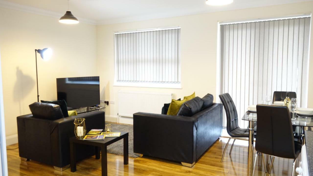 Luxury 2 Bed 2 Bath - Free Parking - 5Min To Airport - Sleeps 6 Apartment Ashford  Exterior photo