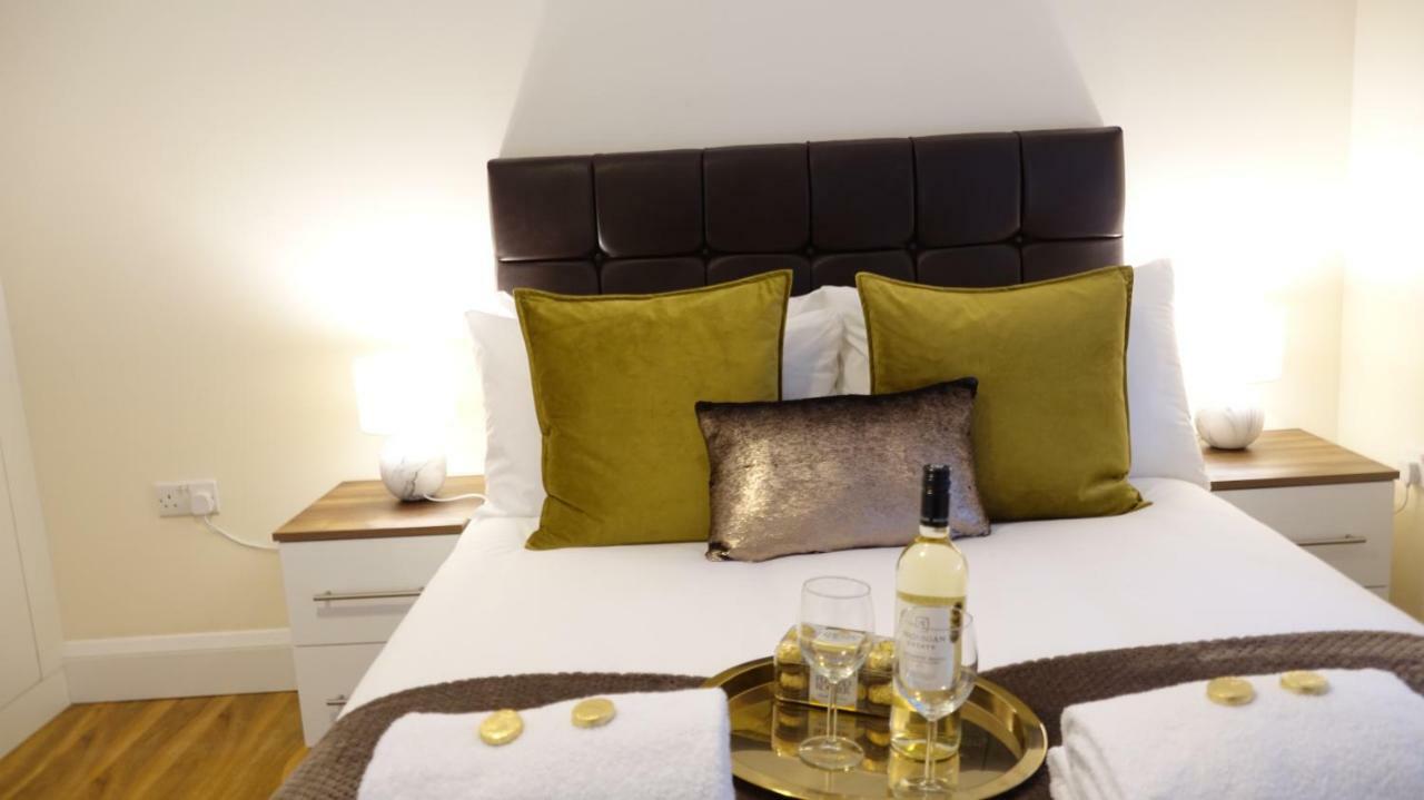 Luxury 2 Bed 2 Bath - Free Parking - 5Min To Airport - Sleeps 6 Apartment Ashford  Exterior photo