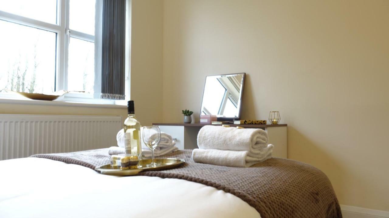 Luxury 2 Bed 2 Bath - Free Parking - 5Min To Airport - Sleeps 6 Apartment Ashford  Exterior photo
