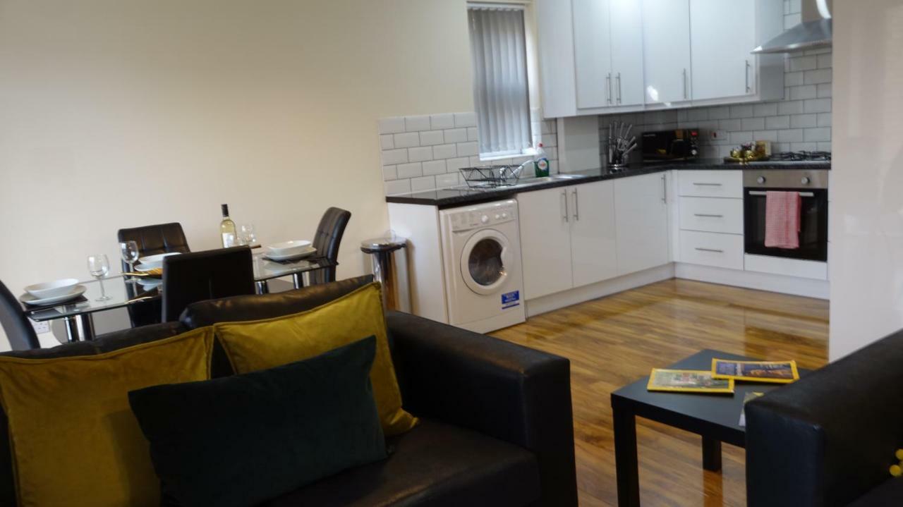 Luxury 2 Bed 2 Bath - Free Parking - 5Min To Airport - Sleeps 6 Apartment Ashford  Exterior photo