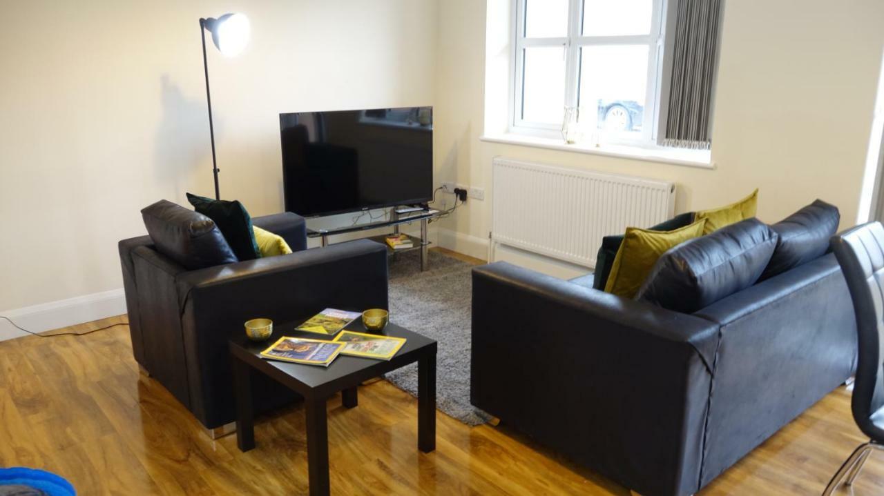 Luxury 2 Bed 2 Bath - Free Parking - 5Min To Airport - Sleeps 6 Apartment Ashford  Exterior photo