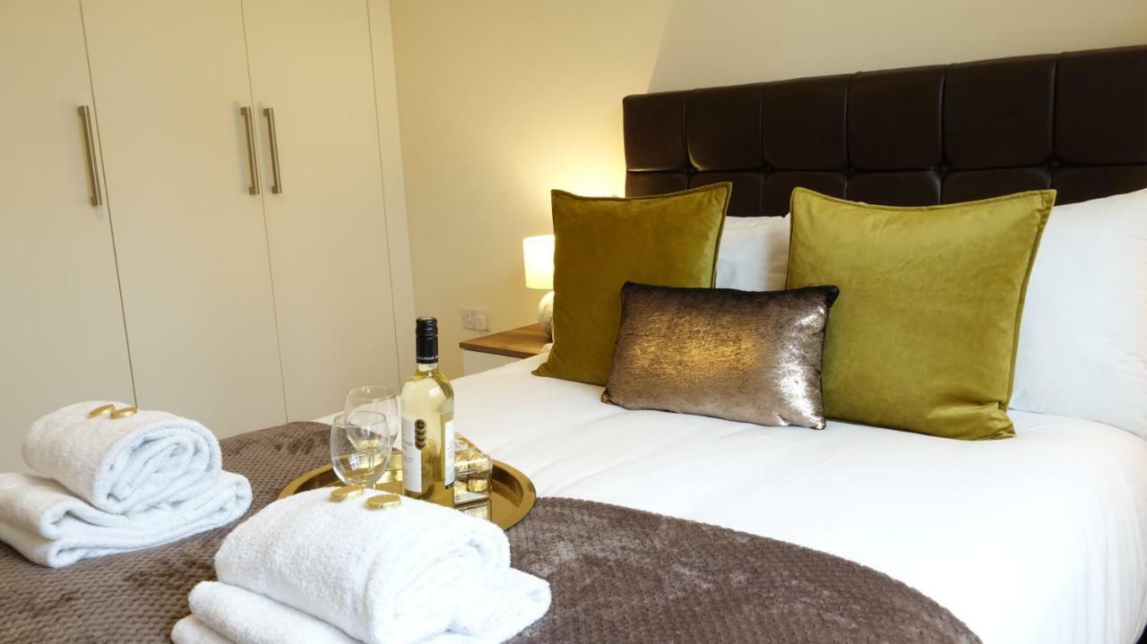 Luxury 2 Bed 2 Bath - Free Parking - 5Min To Airport - Sleeps 6 Apartment Ashford  Exterior photo