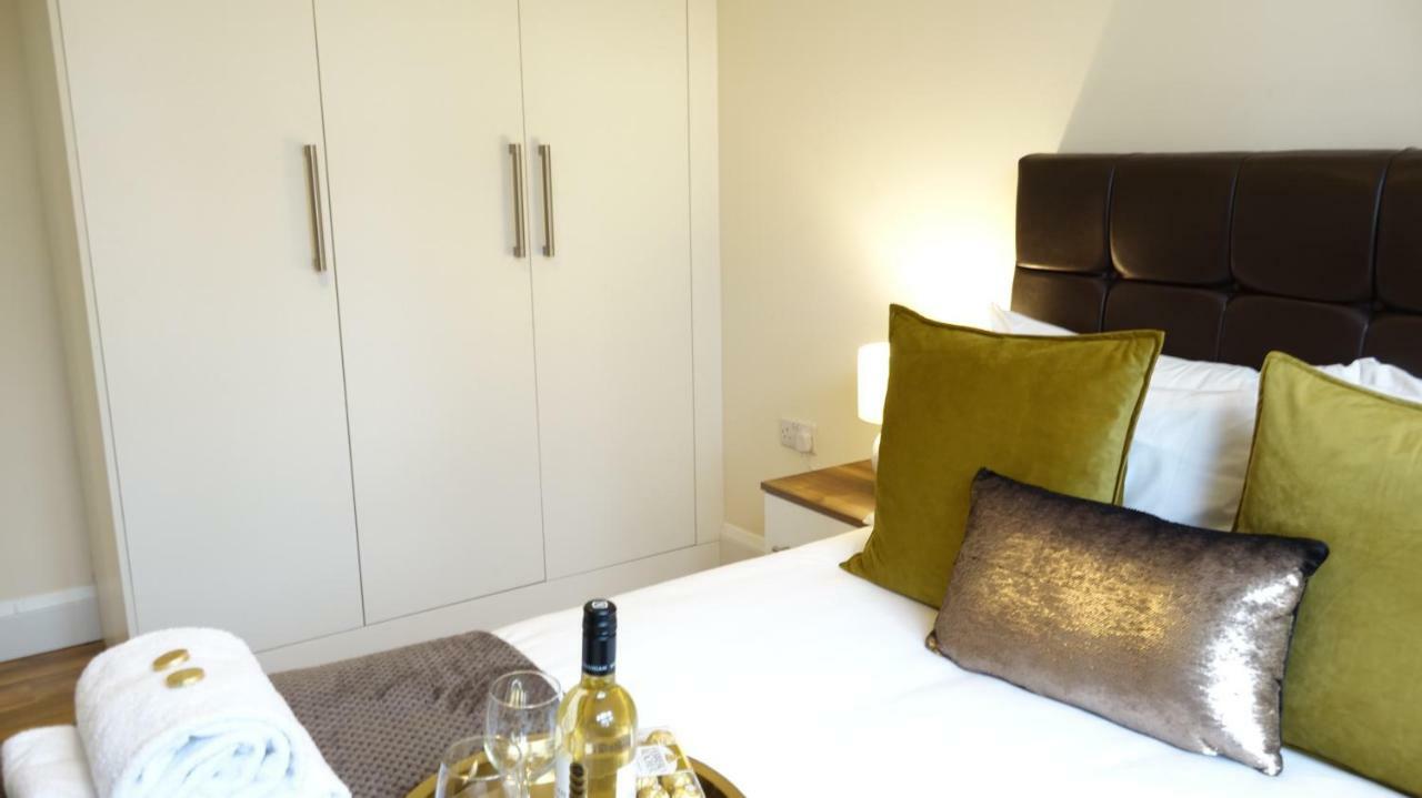 Luxury 2 Bed 2 Bath - Free Parking - 5Min To Airport - Sleeps 6 Apartment Ashford  Exterior photo