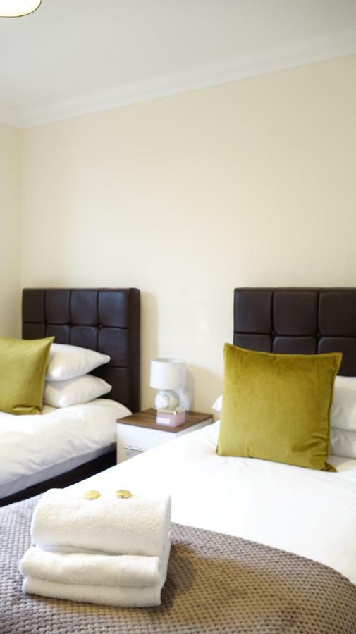 Luxury 2 Bed 2 Bath - Free Parking - 5Min To Airport - Sleeps 6 Apartment Ashford  Exterior photo