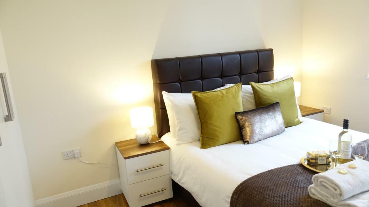 Luxury 2 Bed 2 Bath - Free Parking - 5Min To Airport - Sleeps 6 Apartment Ashford  Exterior photo