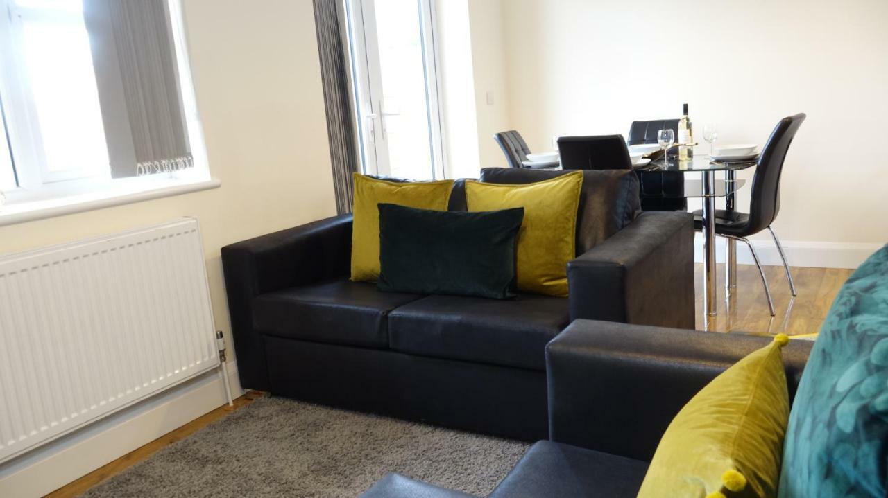 Luxury 2 Bed 2 Bath - Free Parking - 5Min To Airport - Sleeps 6 Apartment Ashford  Exterior photo