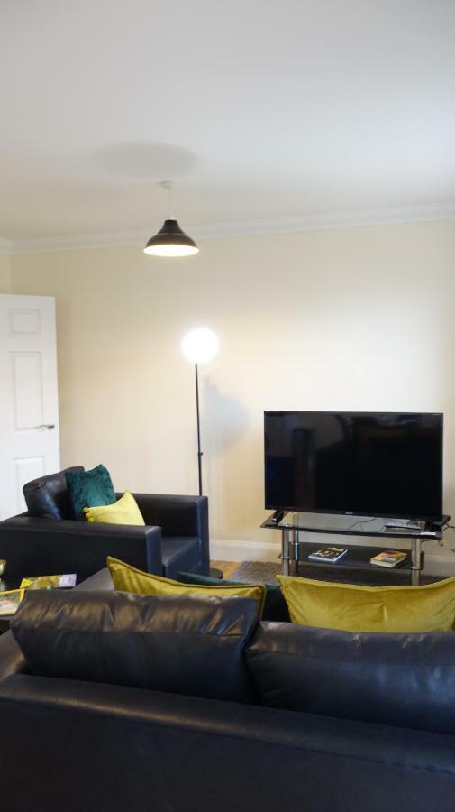 Luxury 2 Bed 2 Bath - Free Parking - 5Min To Airport - Sleeps 6 Apartment Ashford  Exterior photo